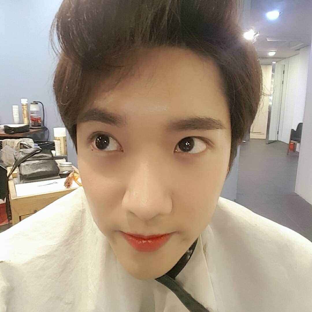 ジョンファンさんのインスタグラム写真 - (ジョンファンInstagram)「오늘의 머리😊」4月7日 10時13分 - jonghwaan