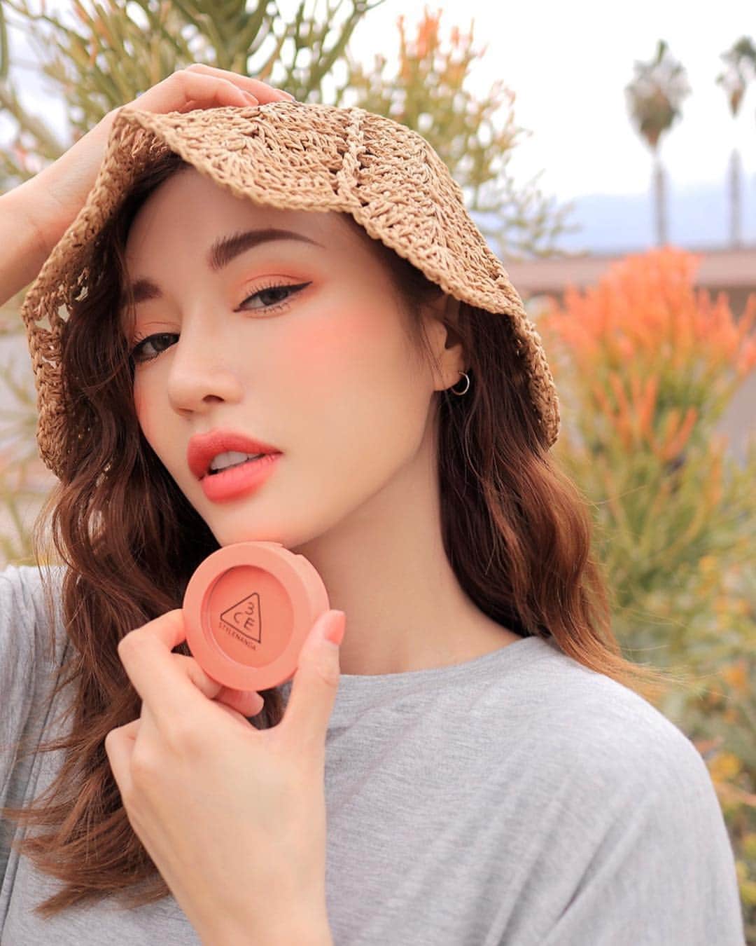 3CE Official Instagramさんのインスタグラム写真 - (3CE Official InstagramInstagram)「#goodweekend 3CE FACE BLUSH🧡 #SOFTSALMON #3ce #3cemoodforblossom」4月7日 10時57分 - 3ce_official