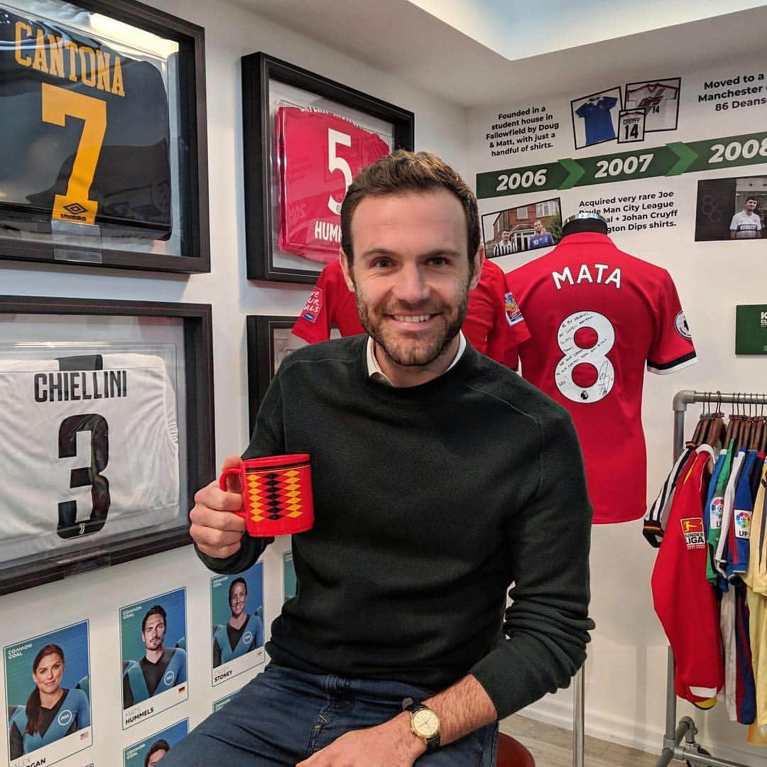 フアン・マタのインスタグラム：「Come down to see the @commongoalorg exhibition at @cfsmcr and join the movement! ⚽️❤️🌍 #CommonGoal」