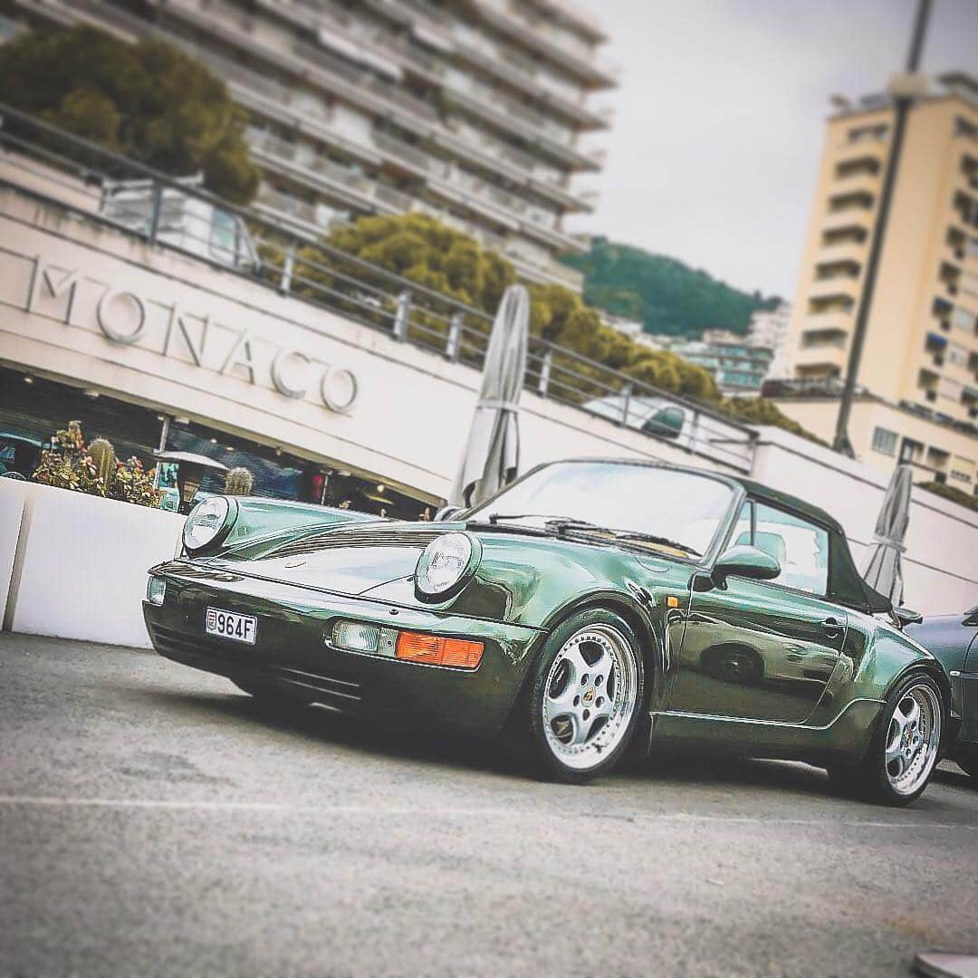 アンドレ・ロッテラーさんのインスタグラム写真 - (アンドレ・ロッテラーInstagram)「I knew I was going to like it, but I didn’t think I’d like it that much! :-) who digs the Oak Green metallic ? @porsche #964wtlcabrio @michelin @michelinmotorsport @luftgekuhlt」4月7日 2時16分 - andre_lotterer