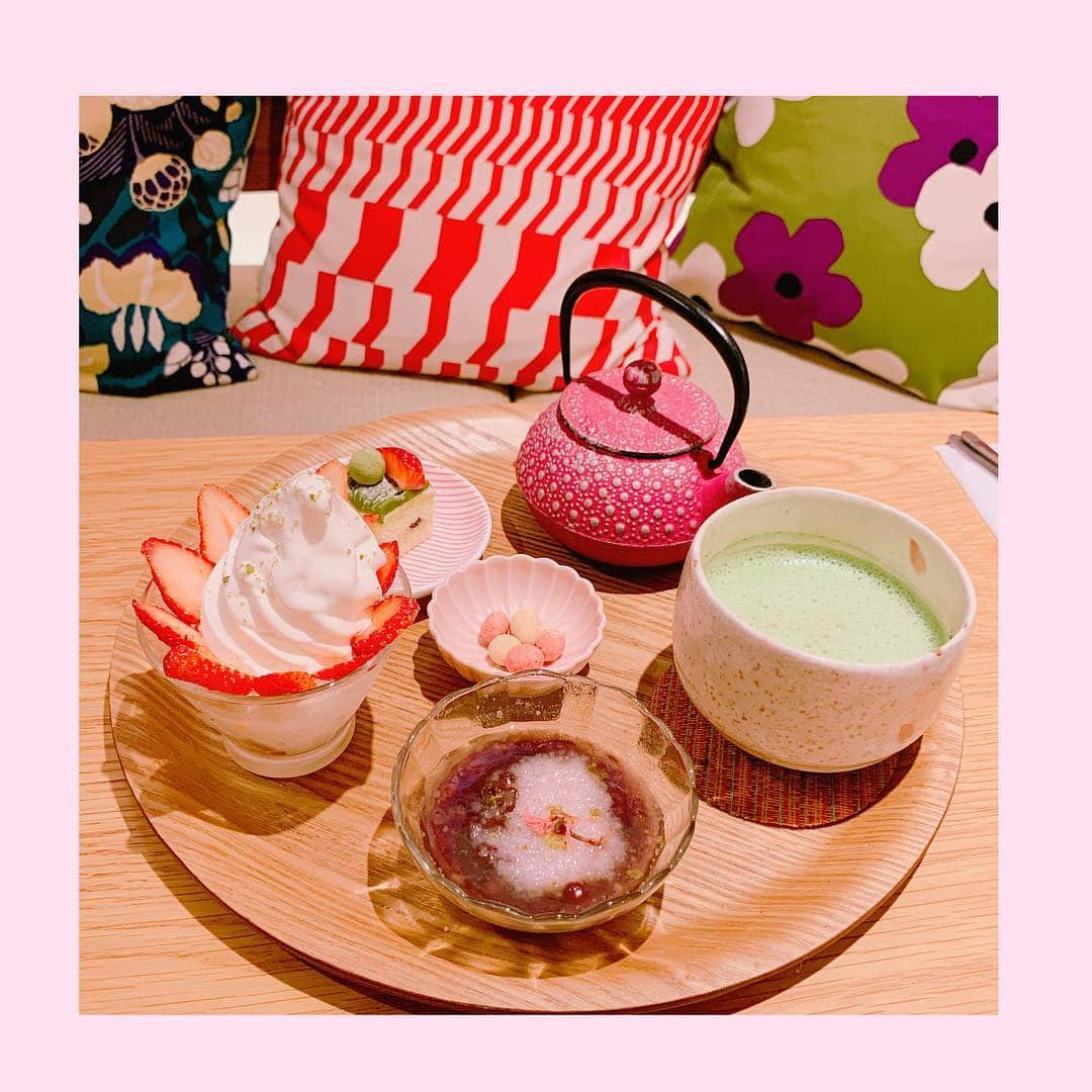 桜咲乃愛さんのインスタグラム写真 - (桜咲乃愛Instagram)「選べるお抹茶セット🌸🍡🌸 可愛かったし美味しかった(  ˊᵕˋ )♡ 量がとても丁度いい💕⭐️ #お抹茶#お抹茶セット#ルミネエスト新宿 #ochobohan #春#和#新宿カフェ#新宿デザート#セレクトショップ#ネット販売#通販#ファッション通販」4月7日 2時21分 - noasama1101