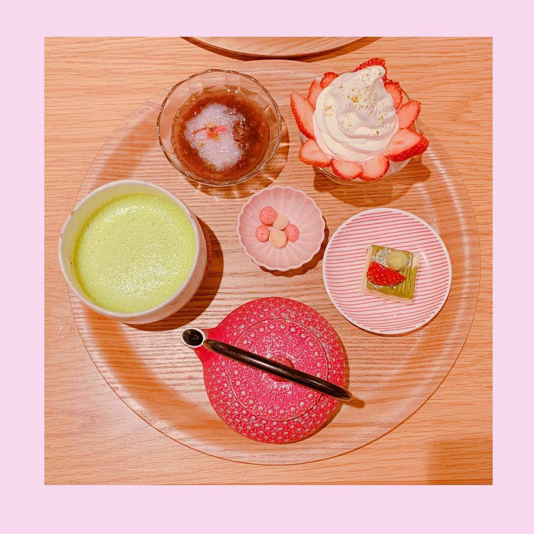 桜咲乃愛さんのインスタグラム写真 - (桜咲乃愛Instagram)「選べるお抹茶セット🌸🍡🌸 可愛かったし美味しかった(  ˊᵕˋ )♡ 量がとても丁度いい💕⭐️ #お抹茶#お抹茶セット#ルミネエスト新宿 #ochobohan #春#和#新宿カフェ#新宿デザート#セレクトショップ#ネット販売#通販#ファッション通販」4月7日 2時21分 - noasama1101