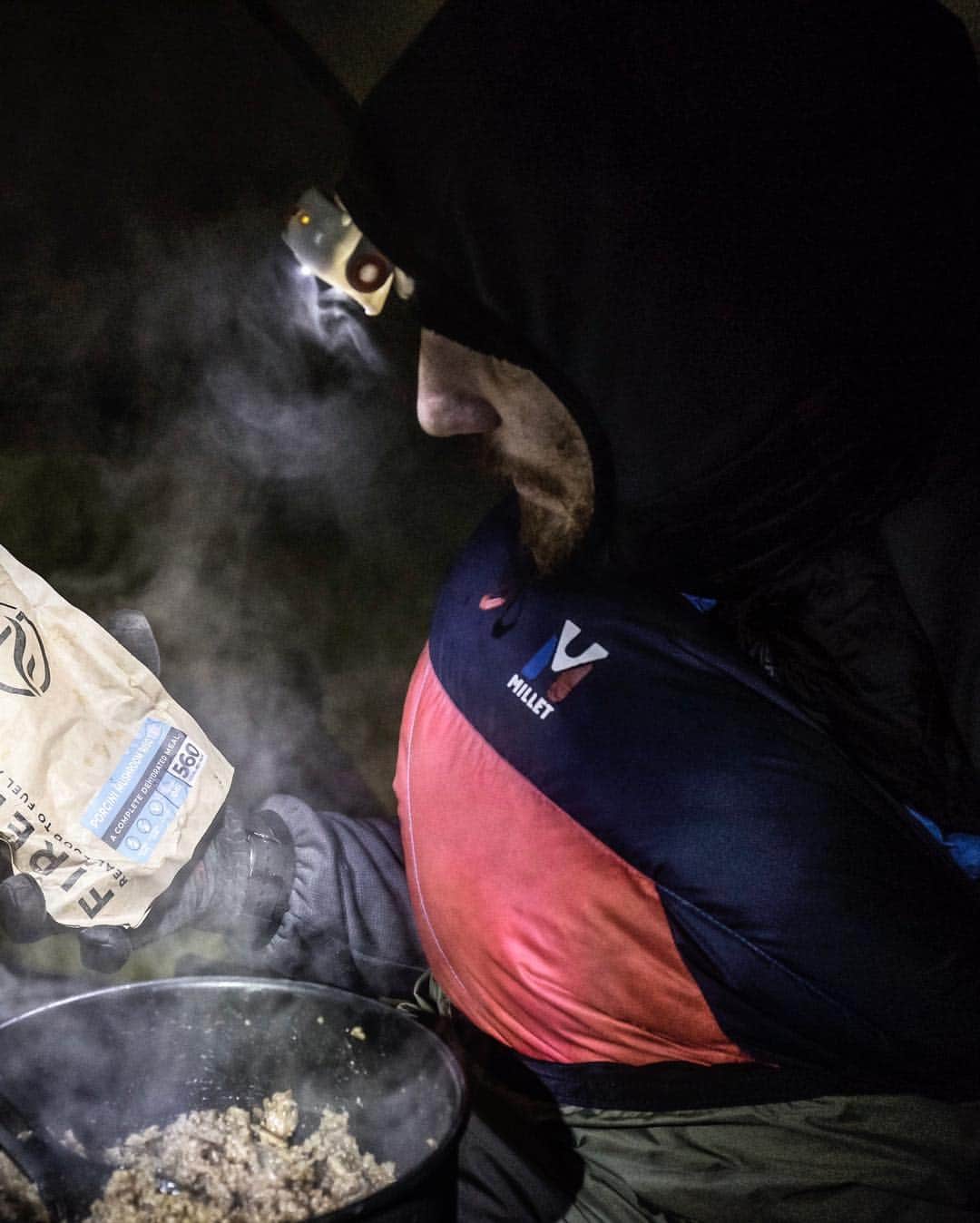 のインスタグラム：「It’s dinner time! 📷 @sammy_billon @agence_zeppelin  #MilletRiseUp #exploration #explore #iceland #expedition」