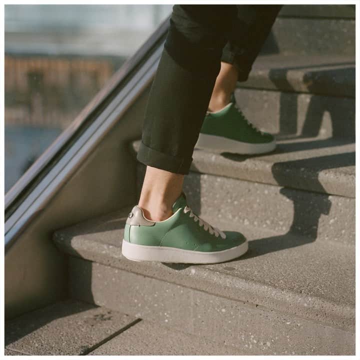 のインスタグラム：「Follow the rainbow over the @thevesselnyc, directly to our new Coach shop at Hudson Yards, where you can experience our first ever made-to-order sneaker bar. Featuring our C101s, you get to choose not only the color of the leather but how you want to color block it. #CoachCreate #CoachNY」