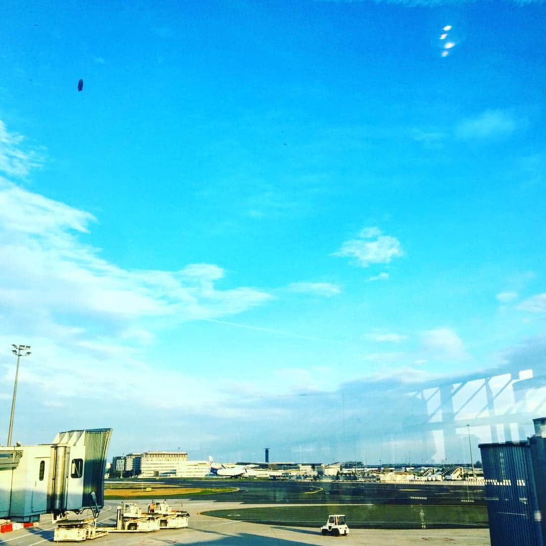 渋谷慶一郎のインスタグラム：「Back to Japan. Bye by Paris and my friends see you soon,bisou.」