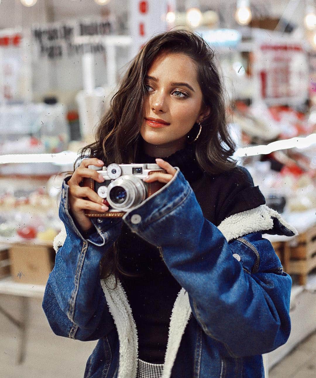 ミッチェル・オルベラのインスタグラム：「No one is sent by accident to anyone...」