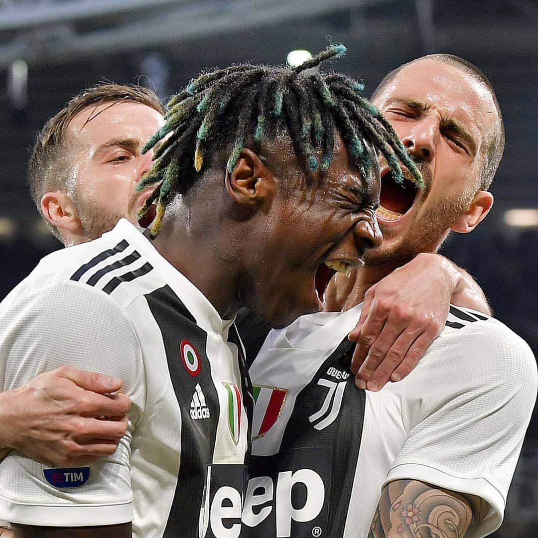 ユヴェントスFCさんのインスタグラム写真 - (ユヴェントスFCInstagram)「FT: #JuveMilan IS OURS!!! ⚪⚫ @moise_kean completes the comeback!!! 💪💪 #FinoAllaFine #ForzaJuve」4月7日 2時55分 - juventus