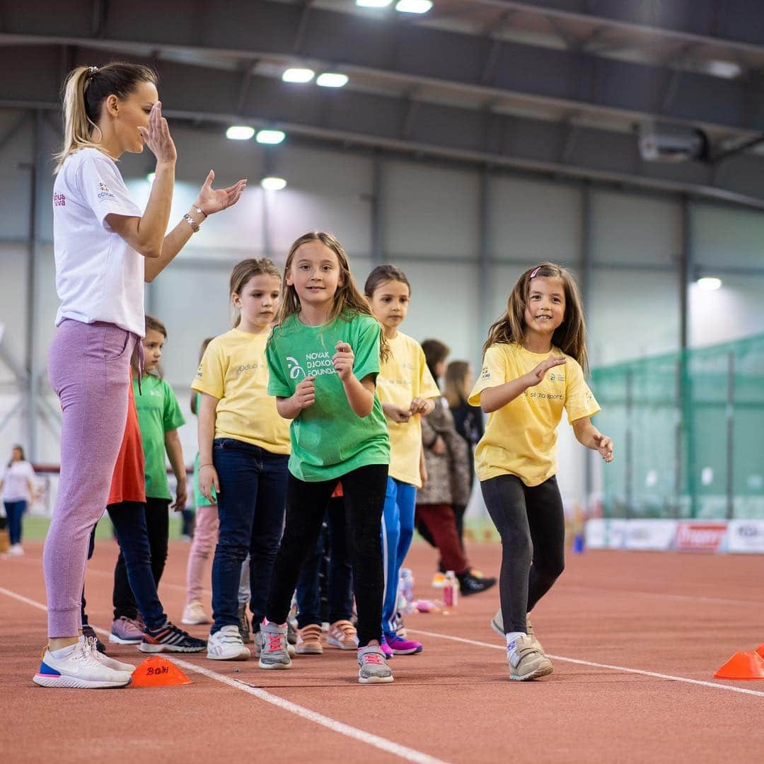 ノバク・ジョコビッチさんのインスタグラム写真 - (ノバク・ジョコビッチInstagram)「Our team celebrated the brilliant power of sport yesterday with many little champions 👏💪🏅🎾🤸‍♂️❤️ Happy International Day of Sport for Development and Peace! @idsdp - #repost @novakfoundation Proslavili smo Međunarodni dan sporta zajedno sa više od 150 drugara! U saradnji sa @atletskisavezsrbije i Sportskim savezom osoba sa invaliditetom Beograda smo organizovali pravu sportsku zabavu i tom prilikom smo se podsetili svih vrednosti i važnih životnih lekcija kojima nas sport uči! 🏃‍♂️🏃‍♀️ Srećan Međunarodni dan sporta - verujte šampionu u sebi! 💪 #OdluciSeZaSport  We celebrated International Day of Sport for Development and Peace with more than 150 kids! In cooperation with the Athletic Union of Serbia and Sports Association of people with disabilities of Belgrade, we organized an event at the Athletic arena in Belgrade. Together, we have reminded ourselves how important it is to stay physically active, as well as valuable life lessons that we learn through sports! 🏃‍♀️🏃‍♂️ Happy International Day of Sport - always believe in your inner champion! 💪 #ChooseSports」4月7日 2時57分 - djokernole