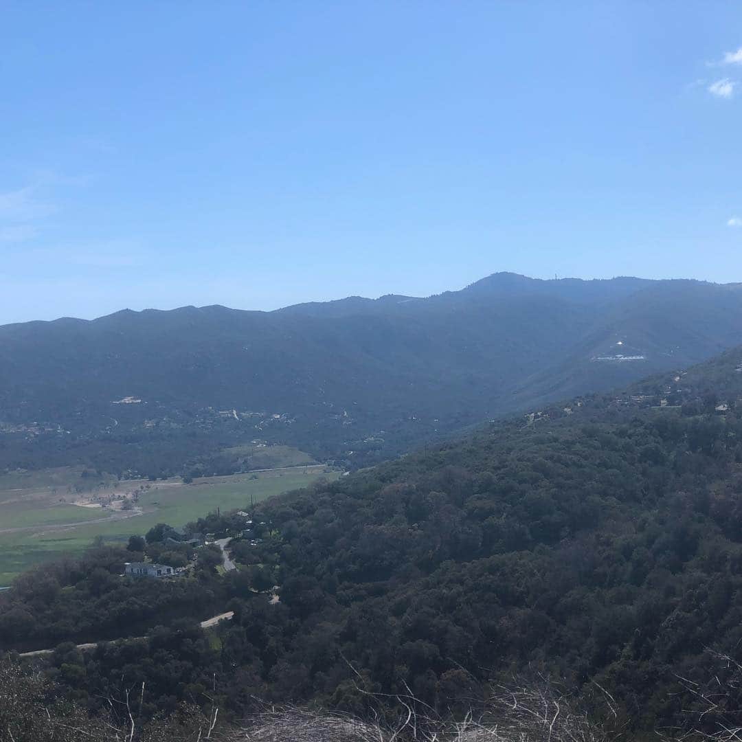 Rylaiさんのインスタグラム写真 - (RylaiInstagram)「What a stunning day at the center!!! #Superbloom is here!!! Walked thru the trails on the property with the boys... so much potential in this gorgeous property!! . Who wants to start building, gardening, grading, clearing, and creating?? #landscapers needed!!! . #santaysabel #socal #sandiego #jabcecc #hikewithafox #foxes #foxesofig #lovefoxes #trails #gardening #zeroscape #butterflygarden #fruit #veggies #ecofriendly #nonprofit #perfection #nature #foxencounters #animalencounters」4月7日 3時06分 - jabcecc