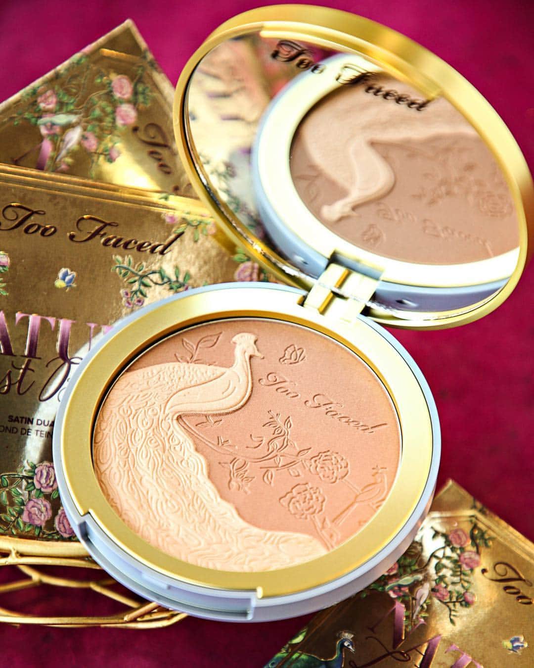 Too Facedさんのインスタグラム写真 - (Too FacedInstagram)「Get a soft, shimmering bronze everyone will be lusting after 🤤 Our NEW Natural Lust Satin Dual-Tone Bronzer has an oversized pan that is perfect to use all over your face and body long past summer! ☀️ #tfnaturallust #toofaced」4月7日 3時01分 - toofaced