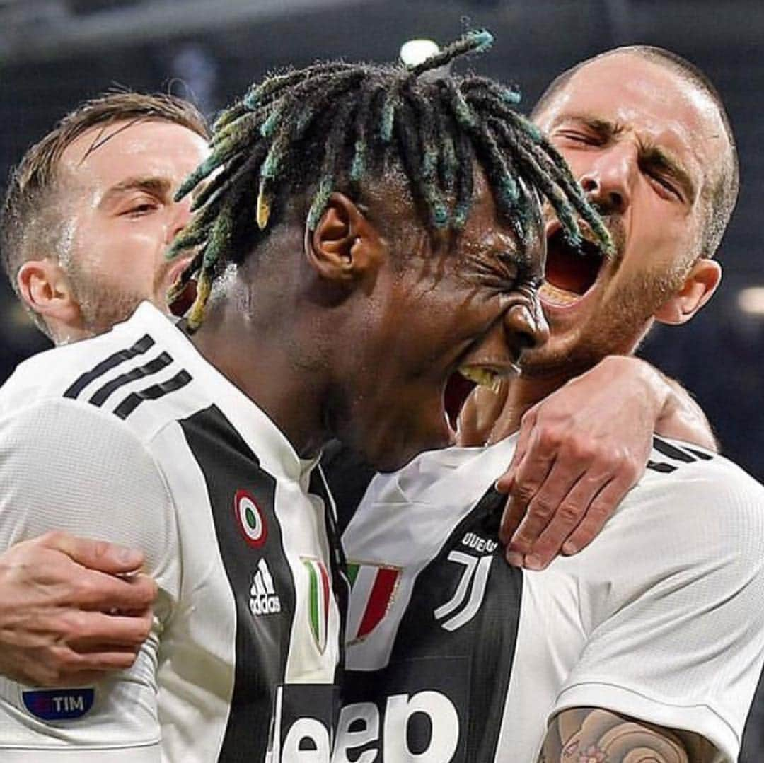 ポール・ポグバさんのインスタグラム写真 - (ポール・ポグバInstagram)「#JuveMilan 2-1 (@paulodybala & @moise_kean ) 💦💦」4月7日 3時02分 - juvefanpage