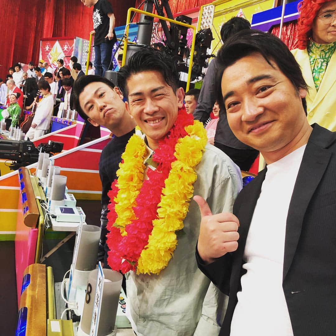 太田博久さんのインスタグラム写真 - (太田博久Instagram)「TBS後夜祭のクイズで初めて賞金頂いちゃいました。最&高。 そして本日よりジャングルポケット全国ツアー『バレット』の先行発売がスタートしております！是非チケットよしもとにて！ http://yoshimoto.funity.jp」4月7日 3時10分 - hirohisaota