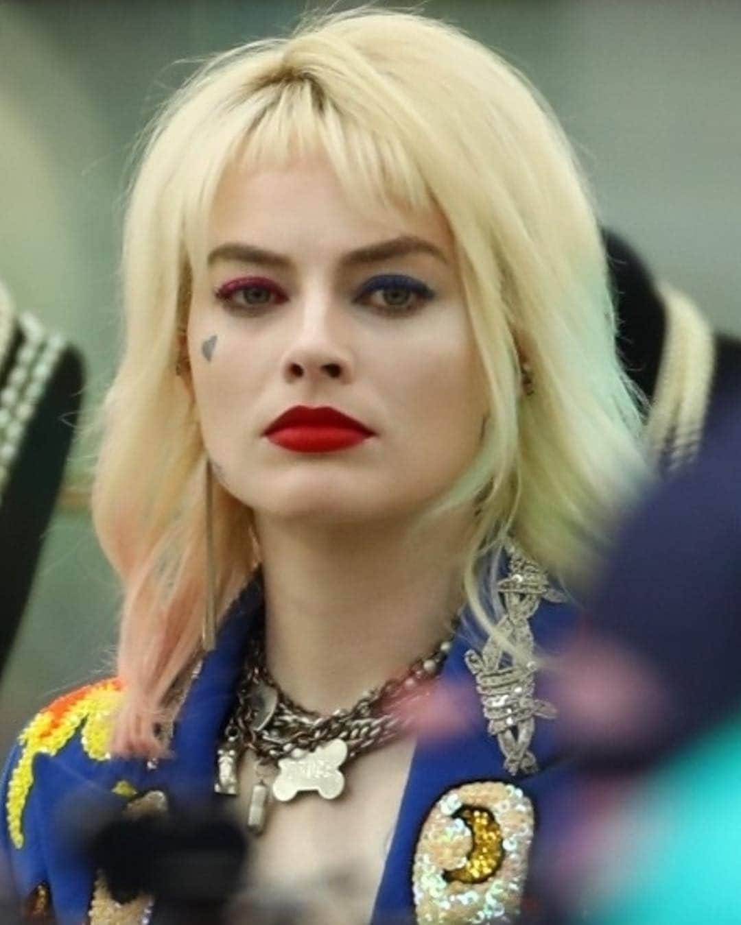 Just Jaredさんのインスタグラム写真 - (Just JaredInstagram)「@margotrobbie had an array of emotions while shooting a scene for her upcoming movie “Birds of Prey” as the iconic Harley Quinn. #MargotRobbie #BirdsOfPrey #HarleyQuinn Photos: Backgrid」4月7日 3時10分 - justjared