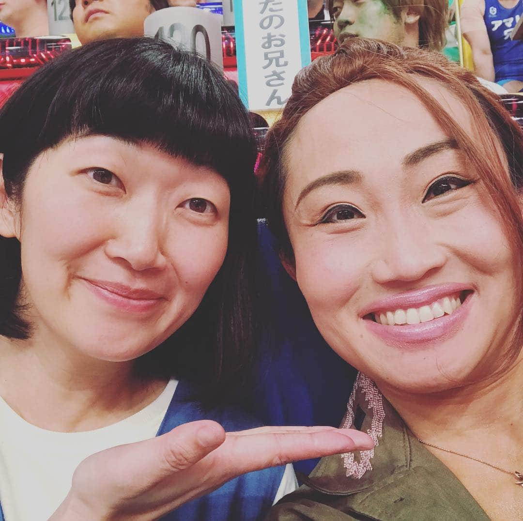 キンタロー。さんのインスタグラム写真 - (キンタロー。Instagram)「オールスター後夜祭 川村さんと隣で安心感が半端なかったです。 ジャッキーチャンさんとハリウッド系写真。  アンジーものまね できました!!! 有吉さんに感謝😆🙏 #オールスター後夜祭」4月7日 3時17分 - kintalo_