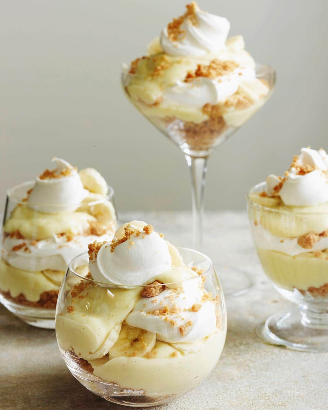 Gaby Dalkinさんのインスタグラム写真 - (Gaby DalkinInstagram)「Tell me this isn’t the cutest Banana Cream Pie Parfait you’ve ever seen!!!??! Obsessed! Grab the recipe on the blog 🍌」4月7日 3時26分 - whatsgabycookin