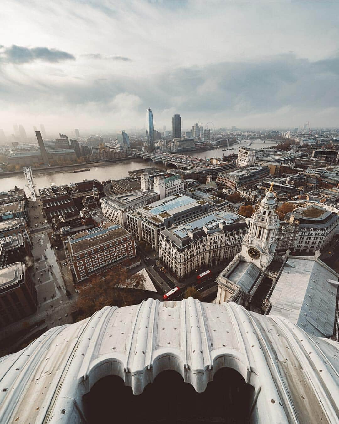 @LONDON | TAG #THISISLONDONさんのインスタグラム写真 - (@LONDON | TAG #THISISLONDONInstagram)「The view from the top of #StPauls will never cease to amaze! 😱😍 Wonderful capture by @21streetz up in the #GoldenGallery 85m above the cathedral floor. Make sure you’re prepared for the 528 steps though! 🙈😱🔥👌🏼 // #thisislondon #london」4月7日 3時26分 - london