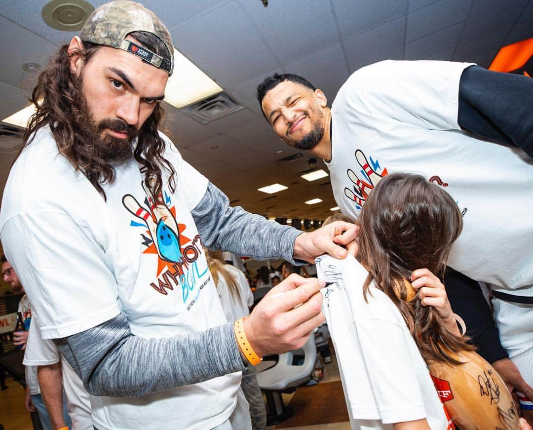 ラッセル・ウェストブルックさんのインスタグラム写真 - (ラッセル・ウェストブルックInstagram)「Thank you to everyone who come out to the 9th Annual #WHYNOTBOWL it was a huge success. Our goal reminds the same and that’s to impact and inspire people all over the world. Thru @whynotfoundation we are going to continue to spread the WHYNOT? mentality in hope to make the world a better place. Thank you to all the supporters!!!」4月7日 3時37分 - russwest44