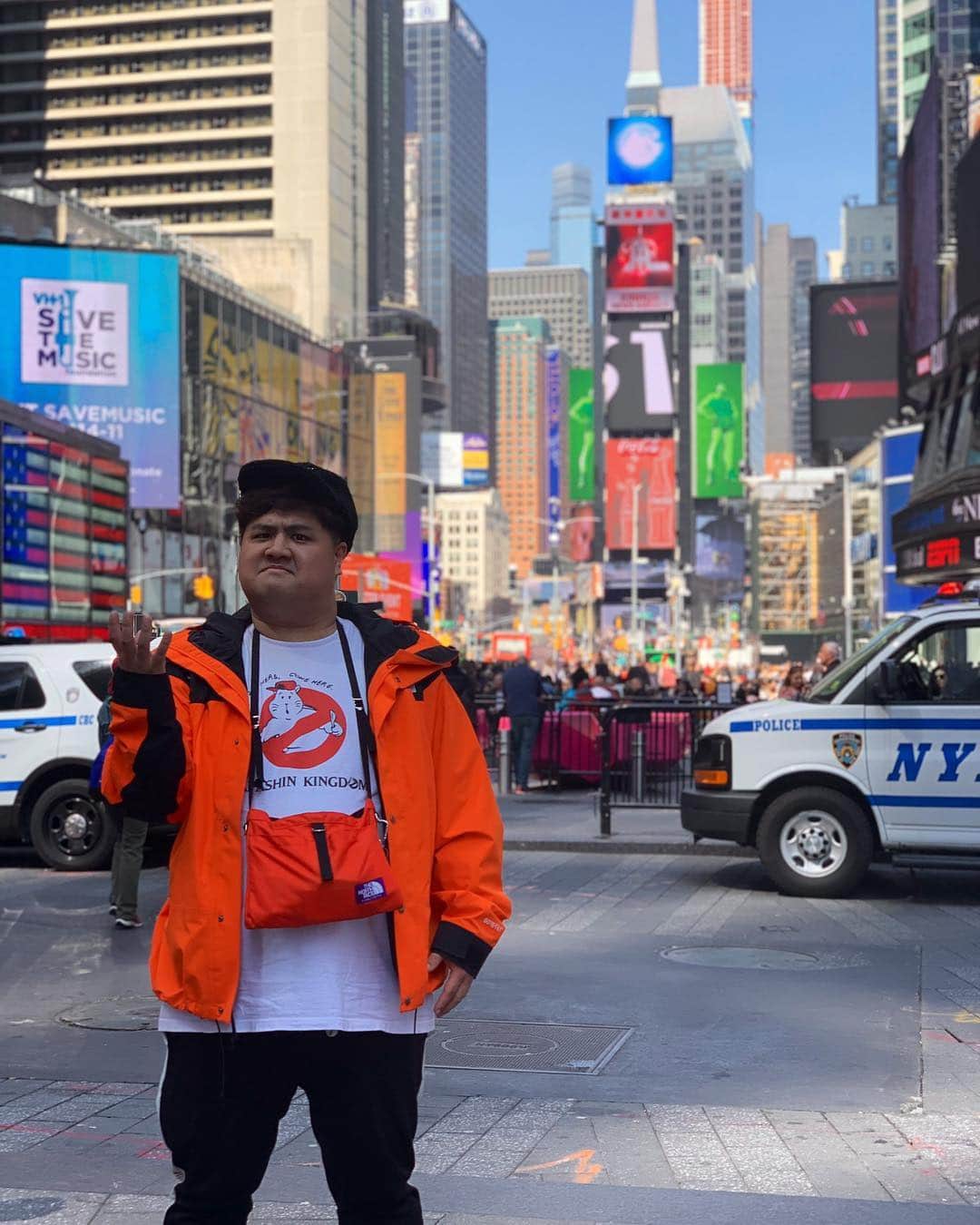 池田真一さんのインスタグラム写真 - (池田真一Instagram)「適当に歩いてたらタイムズ・スクエア着いたよ！ 完全にニューヨークに歓迎されてる！」4月7日 4時36分 - wartdebu