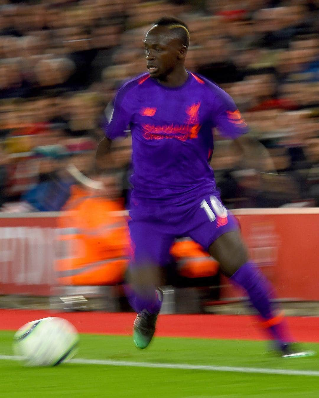 リヴァプールFCさんのインスタグラム写真 - (リヴァプールFCInstagram)「Sadio’s speed 💨💨 #LFC #LiverpoolFC」4月7日 4時41分 - liverpoolfc