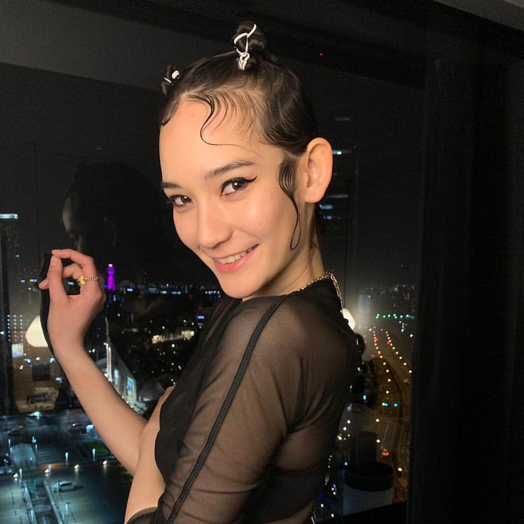 松岡モナさんのインスタグラム写真 - (松岡モナInstagram)「Thank you so much @adidasy3 for tonight 🙏🏻❤️🥰 So blessed to DJ @clubjoule_official tonight🙏🏻❤️」4月7日 4時42分 - monamatsuoka