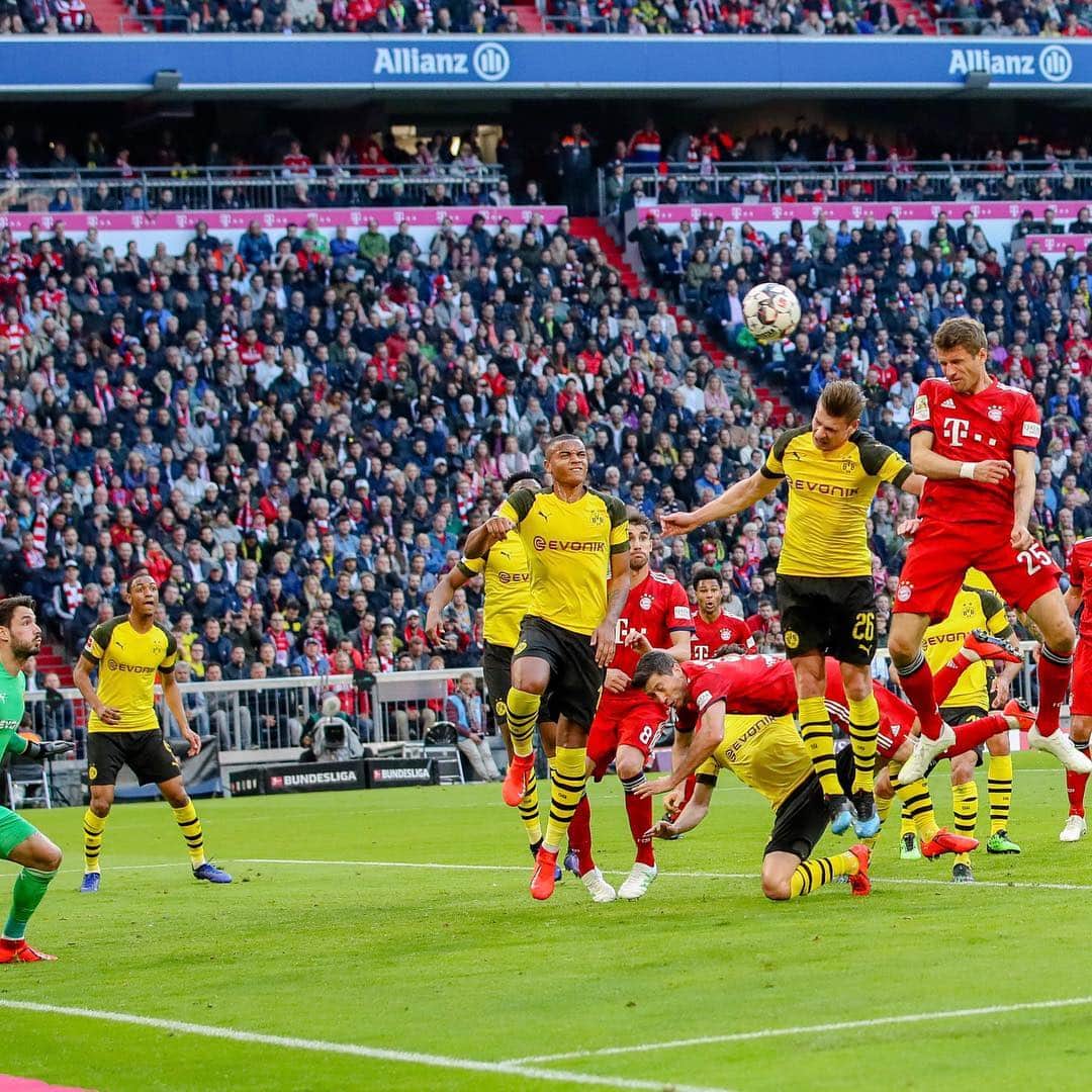 トーマス・ミュラーのインスタグラム：「Header against the bar. A great pity 😬 #fcbayern #esmuellert #fcbbvb #thomasmüller #bundesliga」