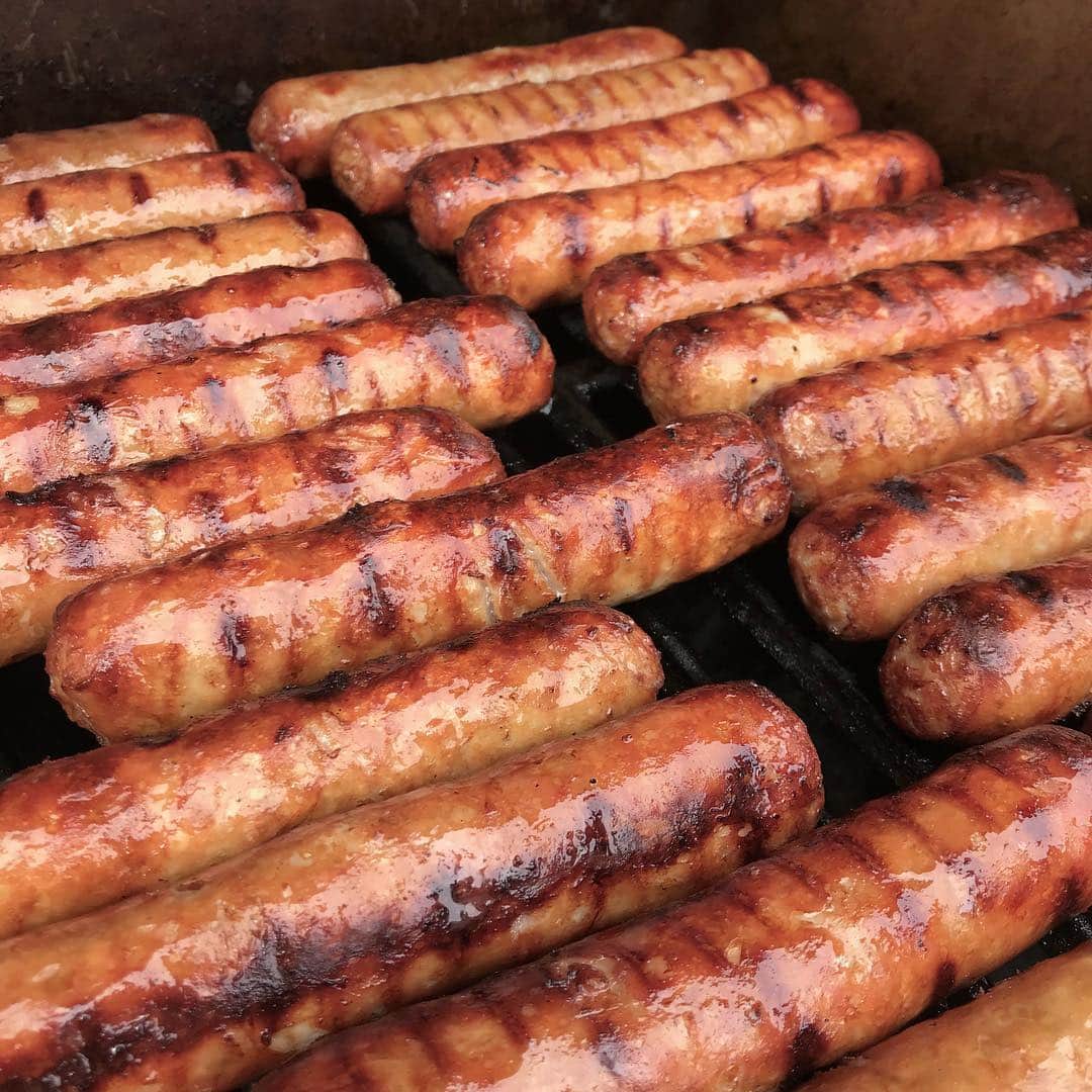 ジョンソンヴィルのインスタグラム：「You know this sight means? That’s right, the #BigTasteGrill is back! We kicked off April grilling up thousands of brats in support of the Cooper River Bridge Run.」