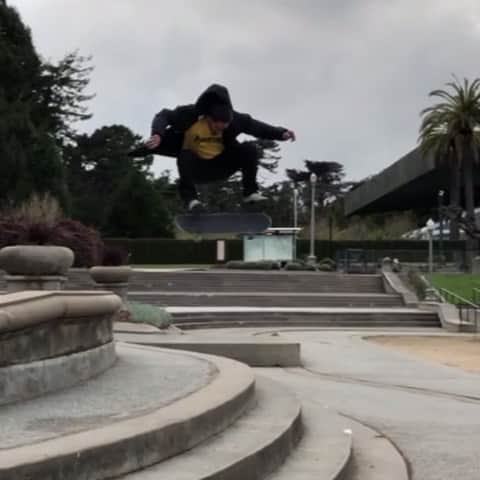 スラッシャーのインスタグラム：「BIG JAHN @jahnperez_ 💪🏽🌁💪🏽 Filmed by @brute_sf」