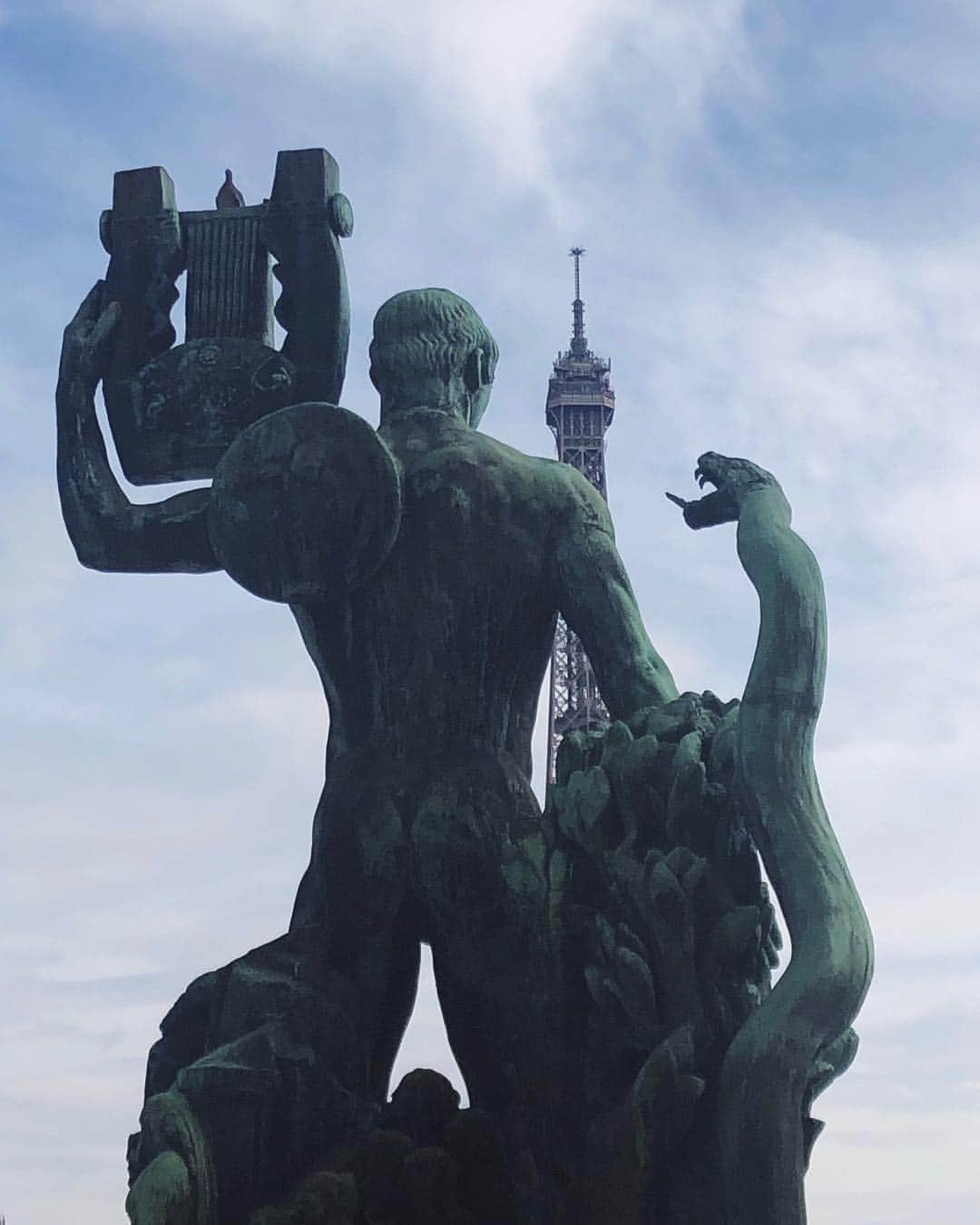 のインスタグラム：「Trocadéro, Paris 🇫🇷」