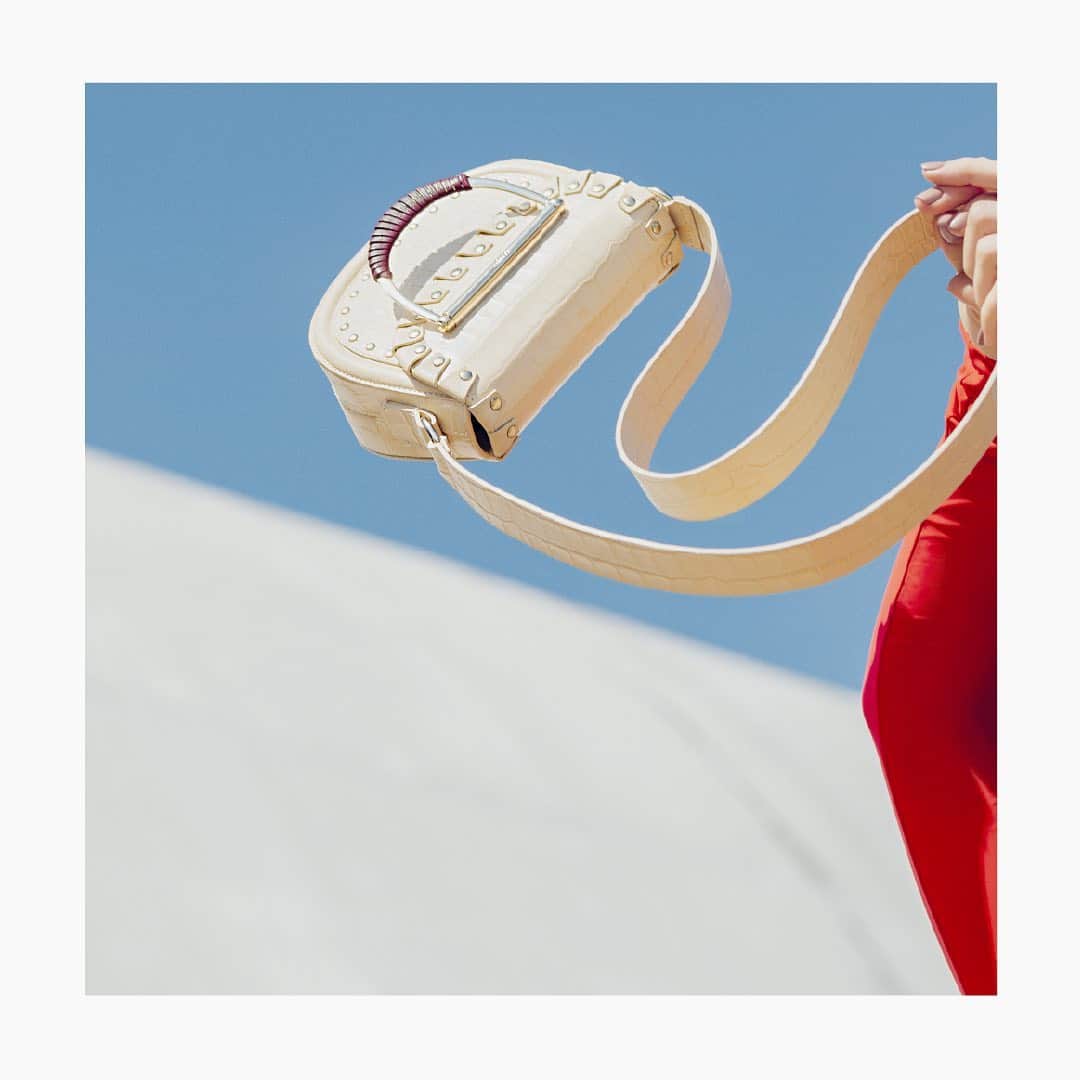 Schutzのインスタグラム：「Date your city #unlockyourcity #schutzfall」