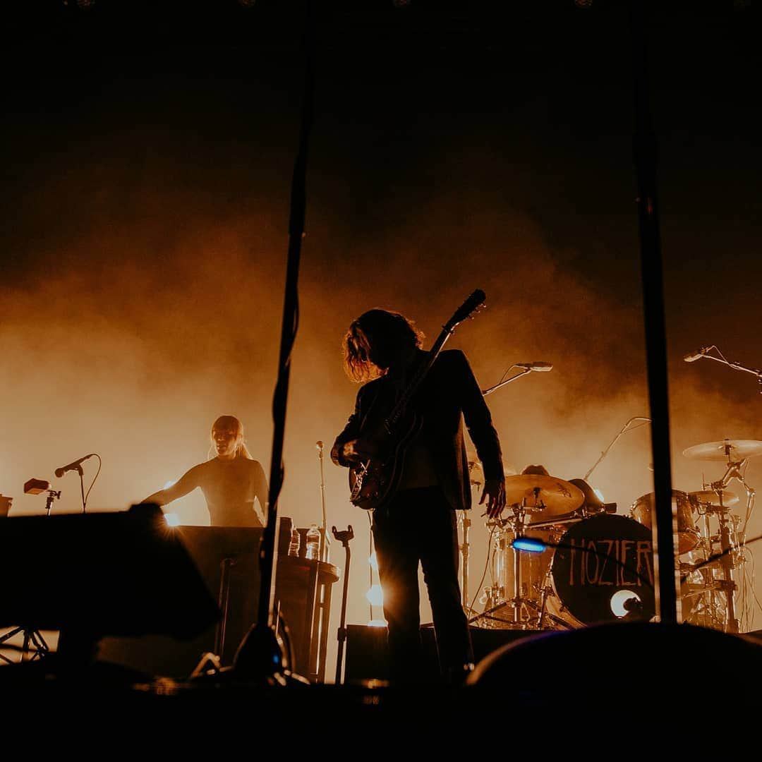 ホージアさんのインスタグラム写真 - (ホージアInstagram)「Was blown away by the crowd at the @bellcotheatre last night, so good to be back in Denver. 📸 @ChristianTierney」4月7日 6時35分 - hozier