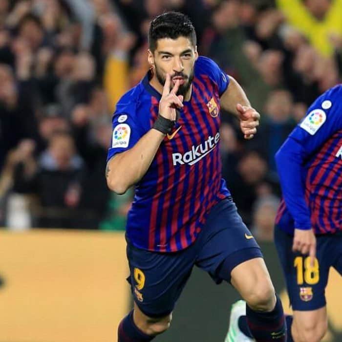 ソフィア・バルビのインスタグラム：「👌super noche ❤️ @luissuarez9 @antoroccuzzo88」