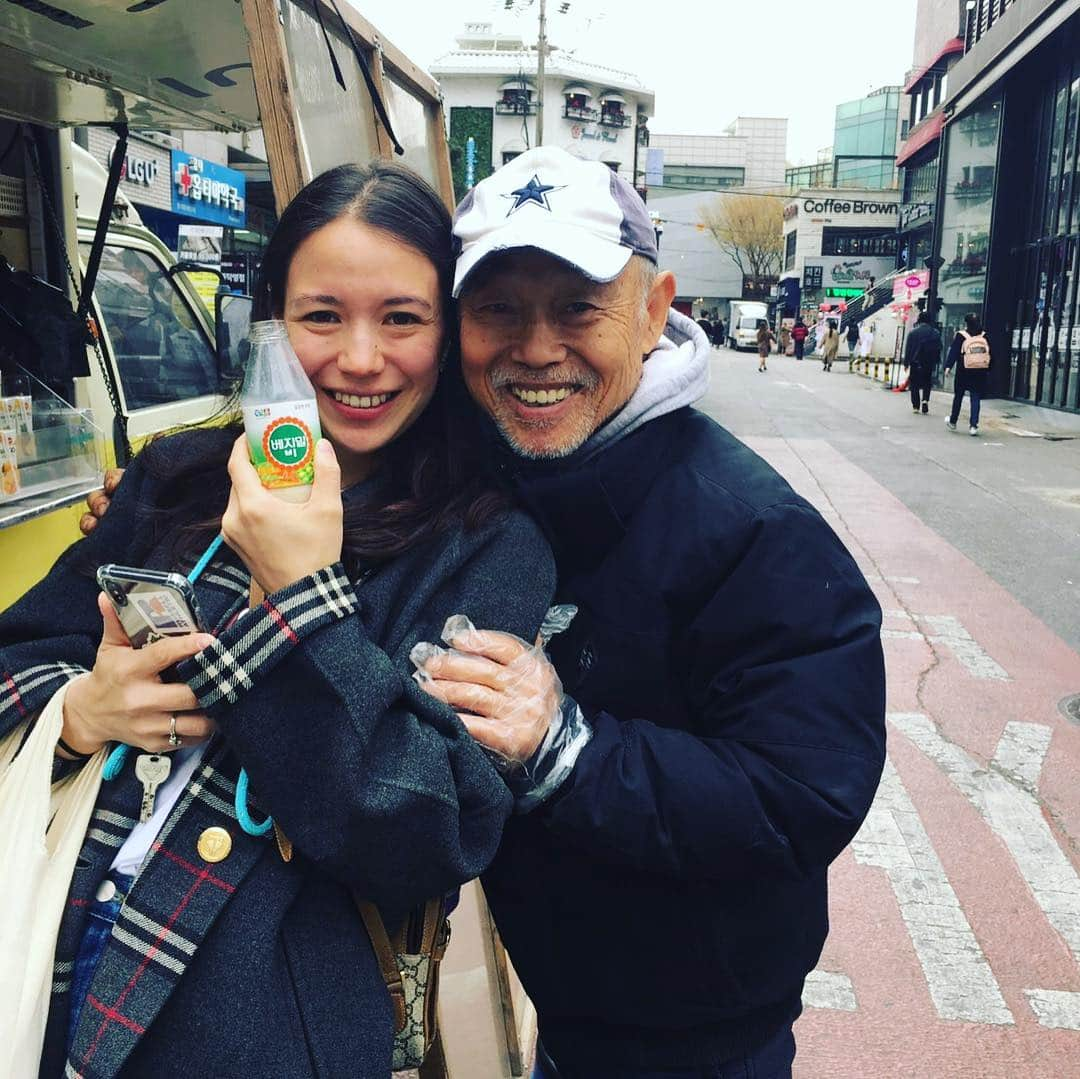 市場紗蓮さんのインスタグラム写真 - (市場紗蓮Instagram)「seoul  day 3 . . 〜おじさんと仲良くなるまで〜 . ~아저씨랑 지내 질때 까지~ . #ホンデ#ホンデ入口駅 #ホンデ朝ごはん #韓国旅行#通訳#仕事 にはできない#と思った#口内炎#朝ごはん#ベジミル#vegimil#한국여행#홍대입구역#홍대맛집 . . . この写真撮ったあと、朝シャワー浴びてからなにもしてなかったことに気づいて一生懸命眉毛だけ描きました。あとは自油で解決させるという強引な技を使ったよ🙏😭 眉毛も顔も頭もぼさぼさ笑笑」4月7日 7時02分 - sharendayo