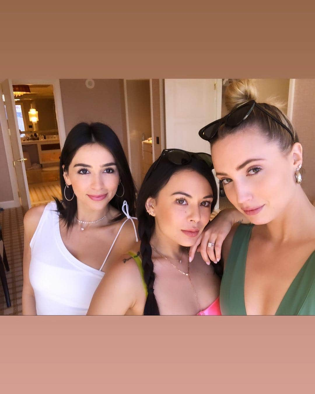 ジャネル・パリッシュさんのインスタグラム写真 - (ジャネル・パリッシュInstagram)「#tatatawil 👋🏻」4月7日 6時57分 - janelparrish