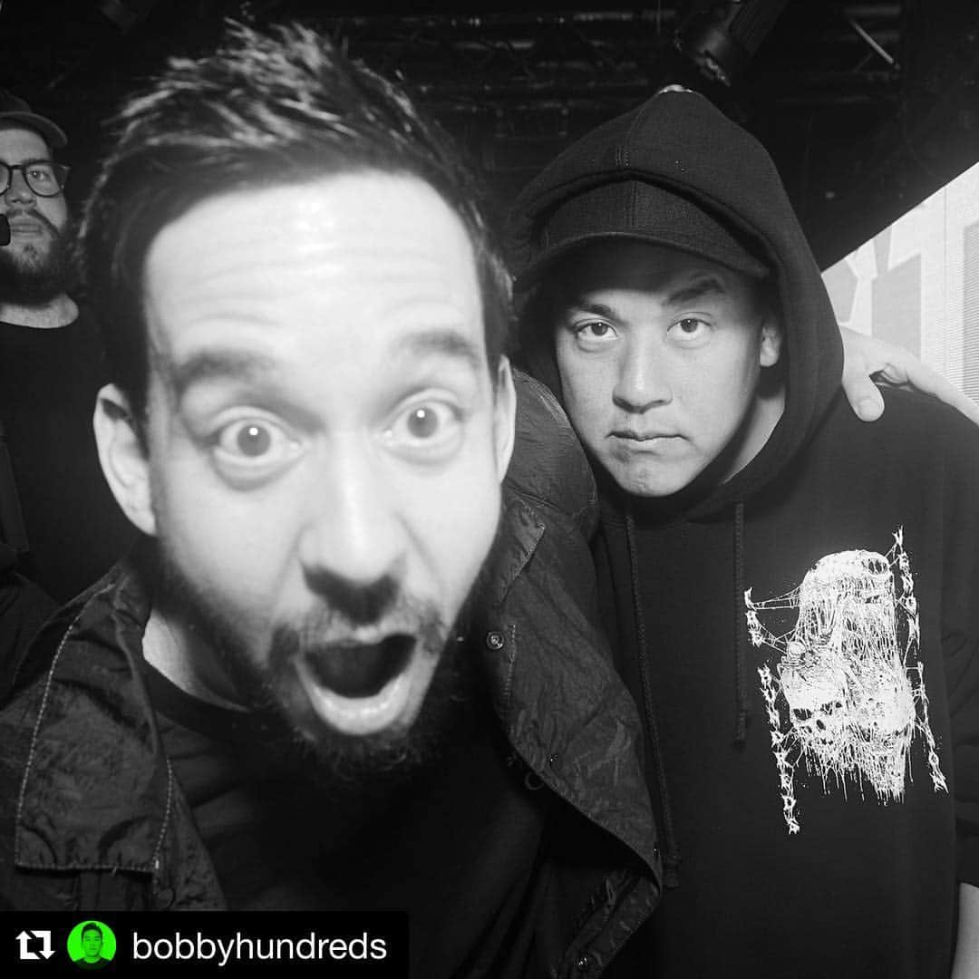 マイク・シノダさんのインスタグラム写真 - (マイク・シノダInstagram)「Good seeing ya @benhundreds @daddys.shotgun @mattaveli #Repost @bobbyhundreds ・・・ My favorite parts of “DJ”ing The Hundreds X Emo Nite last night: 1) Setting it off with a tribute to Nip, 2) Getting to DJ alongside Blondie Beach, 3) bringing out special guest Mike Shinoda of Linkin Park, 4) Celebrating Samii Ryan’s birthday party with Alysha Nett, Hattie Watson, Kitty, 5) Dom of Brockhampton remarking how special it is to see a club play rock music, 6) Matt Colon likening Emo Nite to the Cinepsace/Banana Split days of Hollywood, 7) Reuniting with Kreayshawn, 8) Scheming with Never Made about our hardcore show on Friday, with Fury (details soon), 9) imagining all the HR nightmares swirling around my debaucherous staff, 10) Our Emo Nite collab shirt selling out immediately. (Don’t worry, it hits our Online Shop Sunday night, 9pm PST), and 11) witnessing something powerful and transcendent happening with Emo Nite. Thank you to Morgan, Babs, and TJ not only for working with us on this party, but for bringing the community something necessary and wonderful. Support @emonitela. /SWIPE/」4月7日 7時02分 - m_shinoda