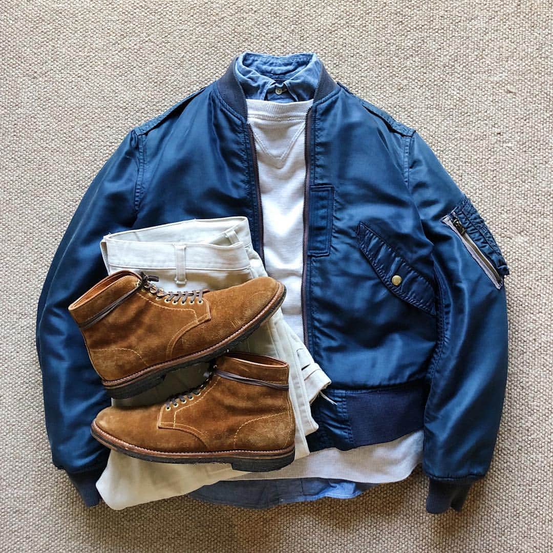 the.daily.obsessionsのインスタグラム：「Today's Outfit. ↓ ＊50's Vintage USAF #SuperiorTogs L2-A Flight Jacket ＊40's Vintage Unknown Double V-Panel Sweat Shirt ＊GitmanVintage Chambray BD-Shirt ＊60's Vintage #Levis #WhiteLevis #800B Cotton Twill Pants ＊#Alden no.46054H Snuff Suede 6in.Boot」