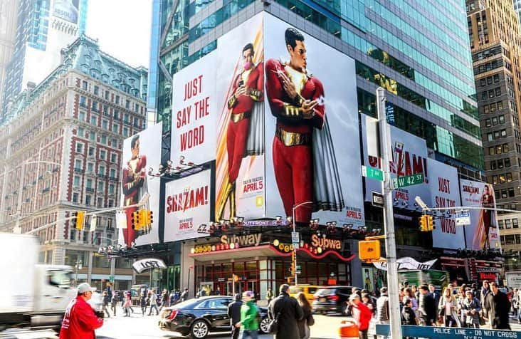 Warner Bros. Picturesさんのインスタグラム写真 - (Warner Bros. PicturesInstagram)「#SHAZAM! World Takeover! Don’t miss it NOW PLAYING in theaters! Get tickets now at the link in bio.」4月7日 7時09分 - wbpictures