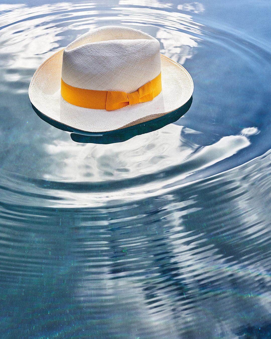 ジェイクルーさんのインスタグラム写真 - (ジェイクルーInstagram)「Caution: wearing our classic Panama hat might start a ripple effect among your friends. #saturdaysplash」4月7日 7時21分 - jcrew