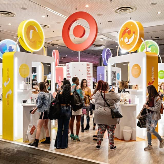 Target Styleさんのインスタグラム写真 - (Target StyleInstagram)「We're at @Beautycon! Follow along in our Stories to find your beauty horoscope. #TargetBeauty #BeautyconNYC」4月7日 7時34分 - targetstyle