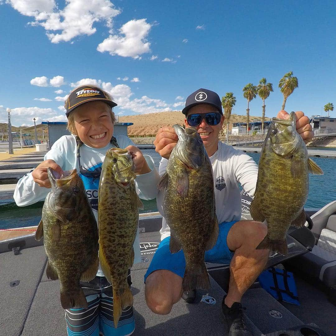 Electric_Fishingさんのインスタグラム写真 - (Electric_FishingInstagram)「@toddokrine and his son spent spring break on the water making memories.  Check out our story for a little ride along with the boys. ⁣ ⁣ ⁣ #ElectricSunglasses⁣ #PolarizedSunglasses⁣ #ElectricFishing⁣ #StyleThatPerforms⁣ #smallmouthbass #largemouthbass #takeakidfishing」4月7日 8時04分 - electric_fishing