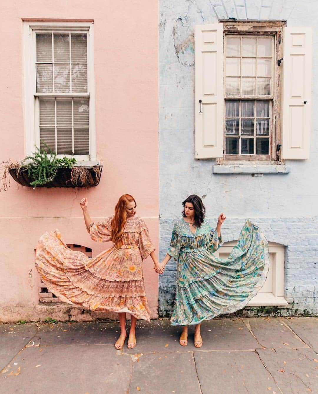 SPELLさんのインスタグラム写真 - (SPELLInstagram)「Blush or turquoise? Love this creative #spellskirtswish with @alexismaymcmullin and @saracovey in our Amethyst Gowns {Turquoise is a @freepeople exclusive!} 💕💎」4月7日 8時14分 - spell