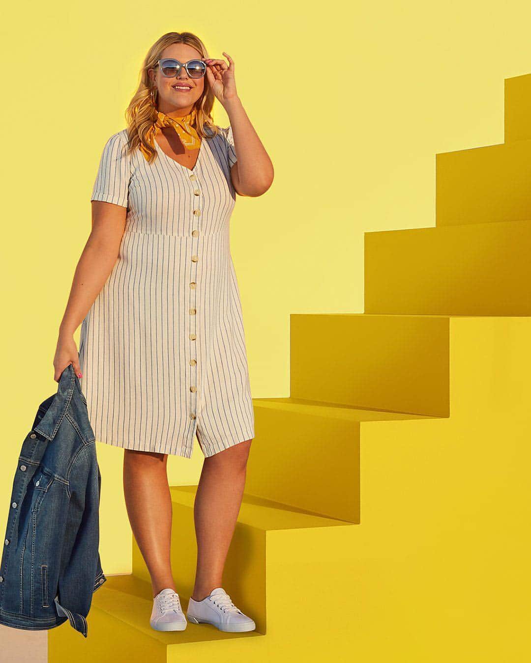 Old Navyさんのインスタグラム写真 - (Old NavyInstagram)「stripe right 👉 in a sophisticated jumpsuit, with crisp denim, or kicky dress & sneaks . #oldnavystyle #outfitideas #easter」4月7日 9時04分 - oldnavy