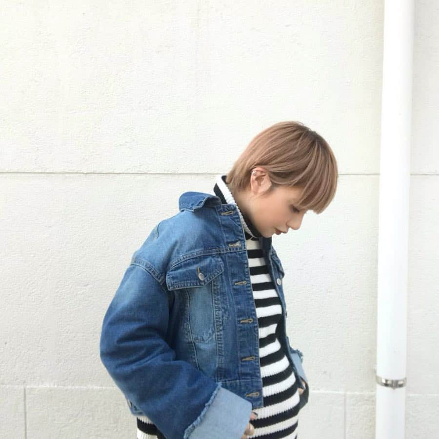 長谷川あやさんのインスタグラム写真 - (長谷川あやInstagram)「🌞🌞🌞 #ootd #fashion #code #mimitoujours #mimitoujours_style #pr #マタニティコーデ #妊婦コーデ #33w #プレママ #妊婦 #妊娠9ヶ月 #初マタ #妊娠33週 #152せんちこーで @joint_space @joint_space ・ ・ ・ ぽかぽか陽気で 消滅したと思っていた 花粉症再発、、、🙄💭 ・ ストーリーで質問多かった オーバーサイズGジャン （mtj121-0083）は @mimitoujour のもの🙆‍♀️✨ ・ コーデの詳細 はタグ付けしてあるから チェックしてみてね👀‼️ ・ 今日から33週目に突入〜👶 どんどんおっきくなるね〜💛」4月7日 8時58分 - ayasuke_0516