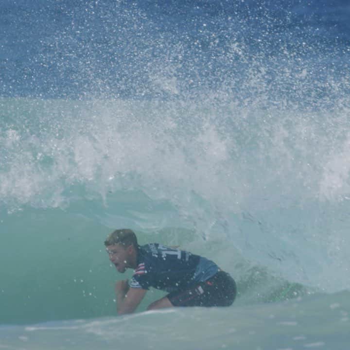 ジョン・ジョン・フローレンスのインスタグラム：「Snapper rocks coming to life.」