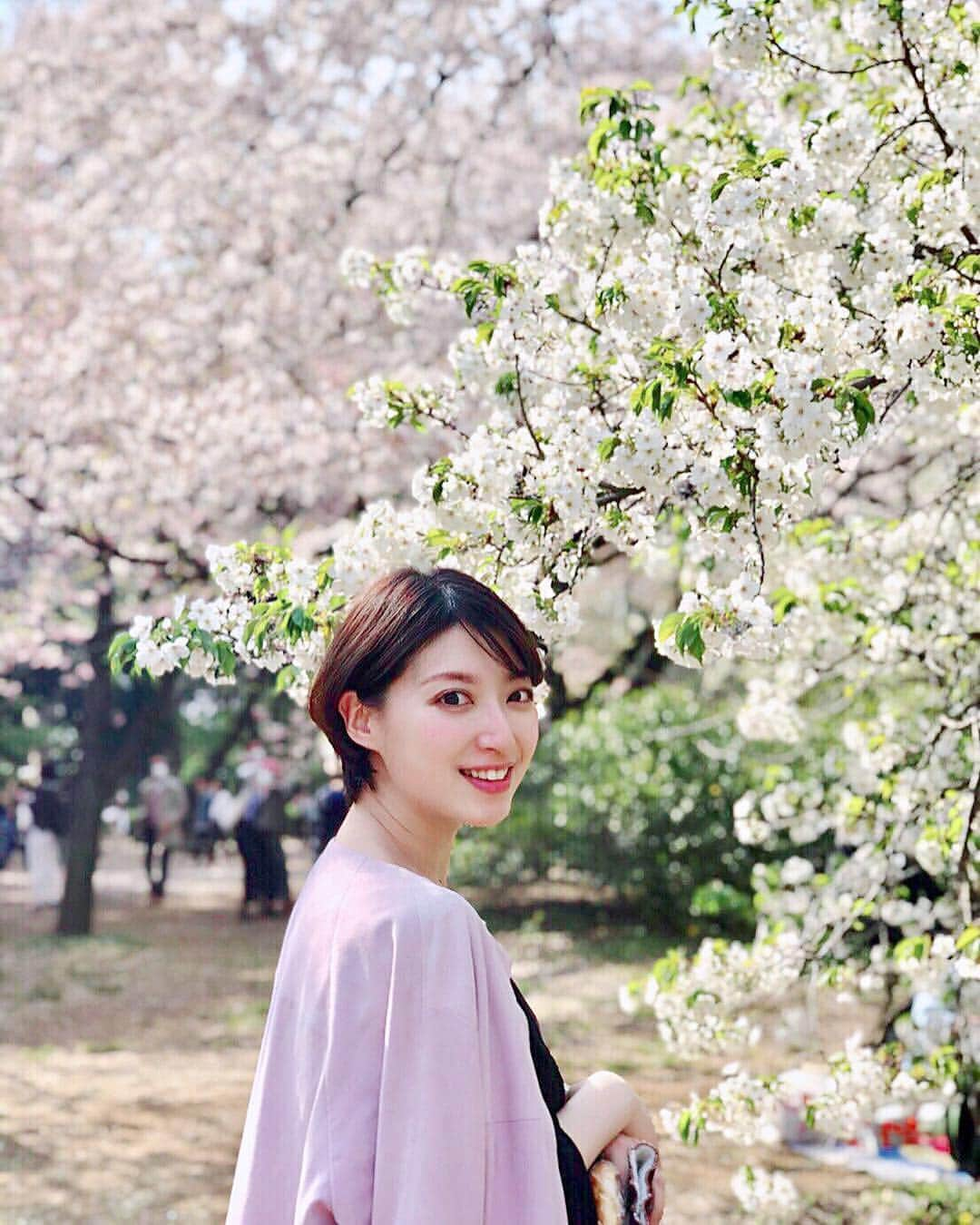 青木育日さんのインスタグラム写真 - (青木育日Instagram)「良い日曜日を♡  #sakura #weekend #cherryblossom#instagood #お花見 #桜 #🌸」4月7日 9時27分 - ikuhiaoki