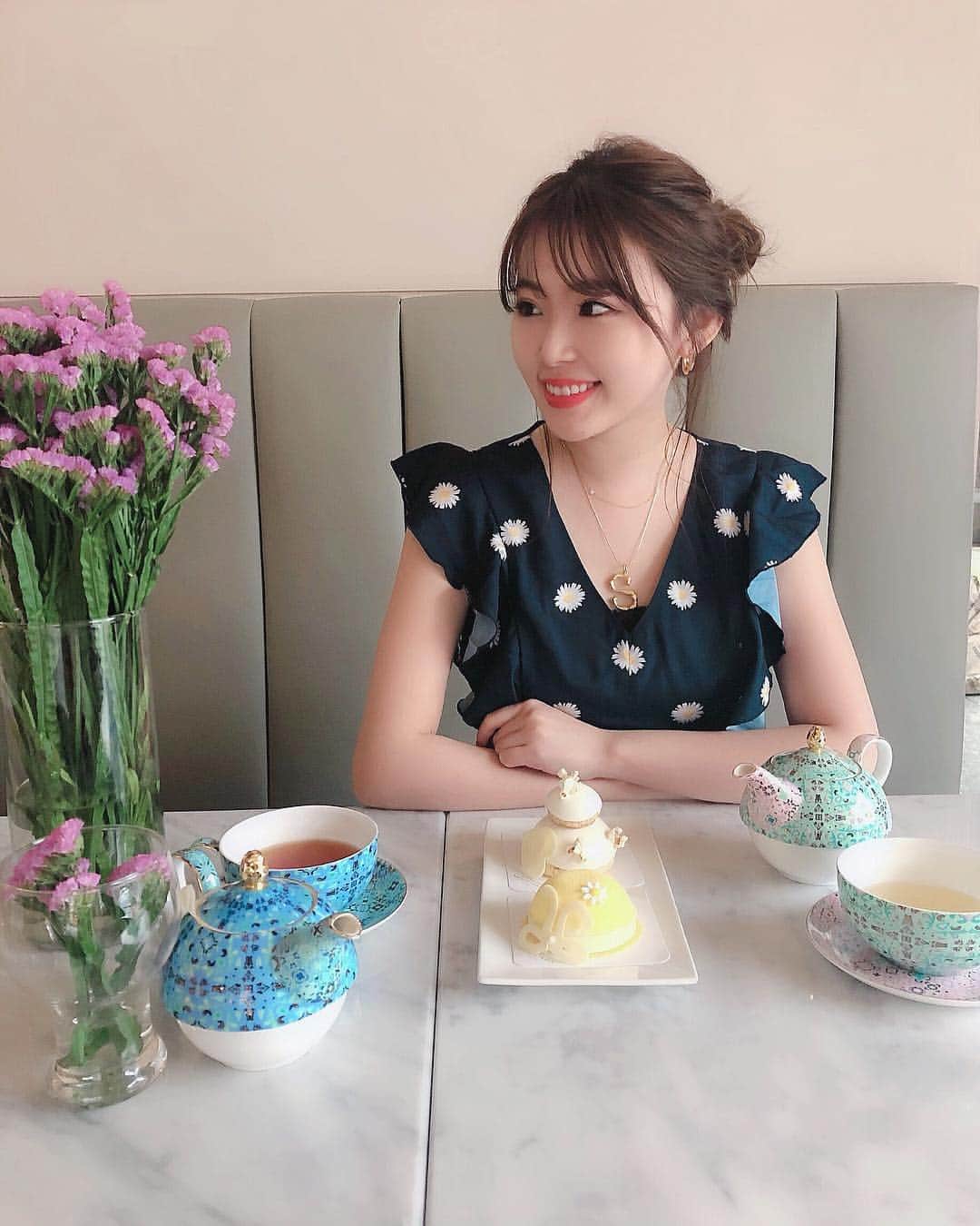 藤川沙弥さんのインスタグラム写真 - (藤川沙弥Instagram)「やっと暖かくなってきて嬉しい😆☀️﻿ ﻿ 先日撮影前に﻿ @aminas_ashiya へ✨﻿ メタトロンのボディエステを♡﻿ @ilikai_minamisenba で 痩身マッサージを受けにいきました✨ 私の欠かせない美容スポット🥰 ﻿ ﻿ カラコンは変わらず﻿ @onlinecontact でポチッと❣️﻿ 無くなりかけててもすぐ届くから﻿ 本当に助かる🤭」4月7日 20時31分 - s_a_y_a_p_i