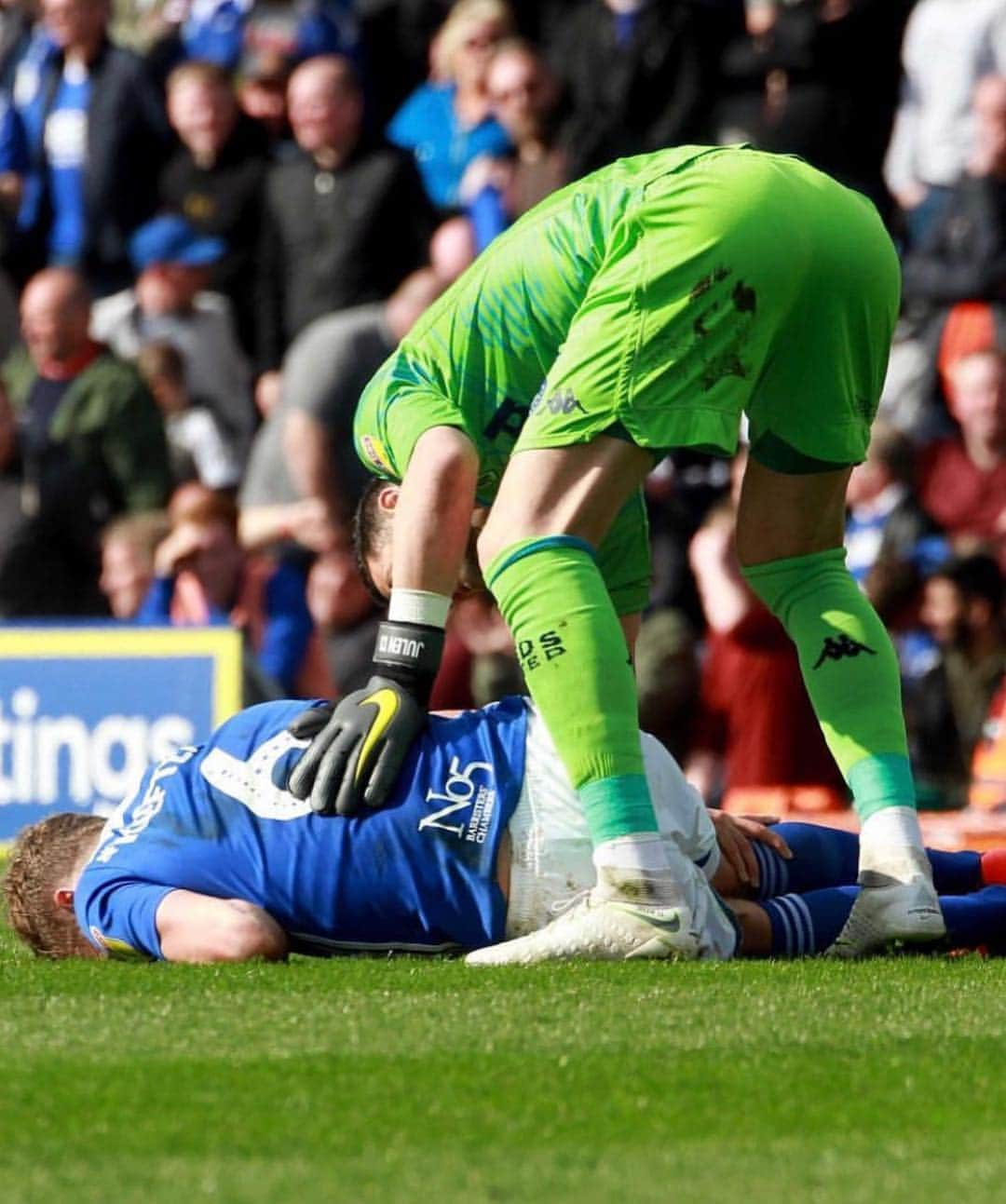 ゲイリー・ガードナーさんのインスタグラム写真 - (ゲイリー・ガードナーInstagram)「Amazing team performance!💪🏻 Get well soon kief🙏🏻 🔵⚪️ #KRO @bcfc」4月7日 20時32分 - 22gards