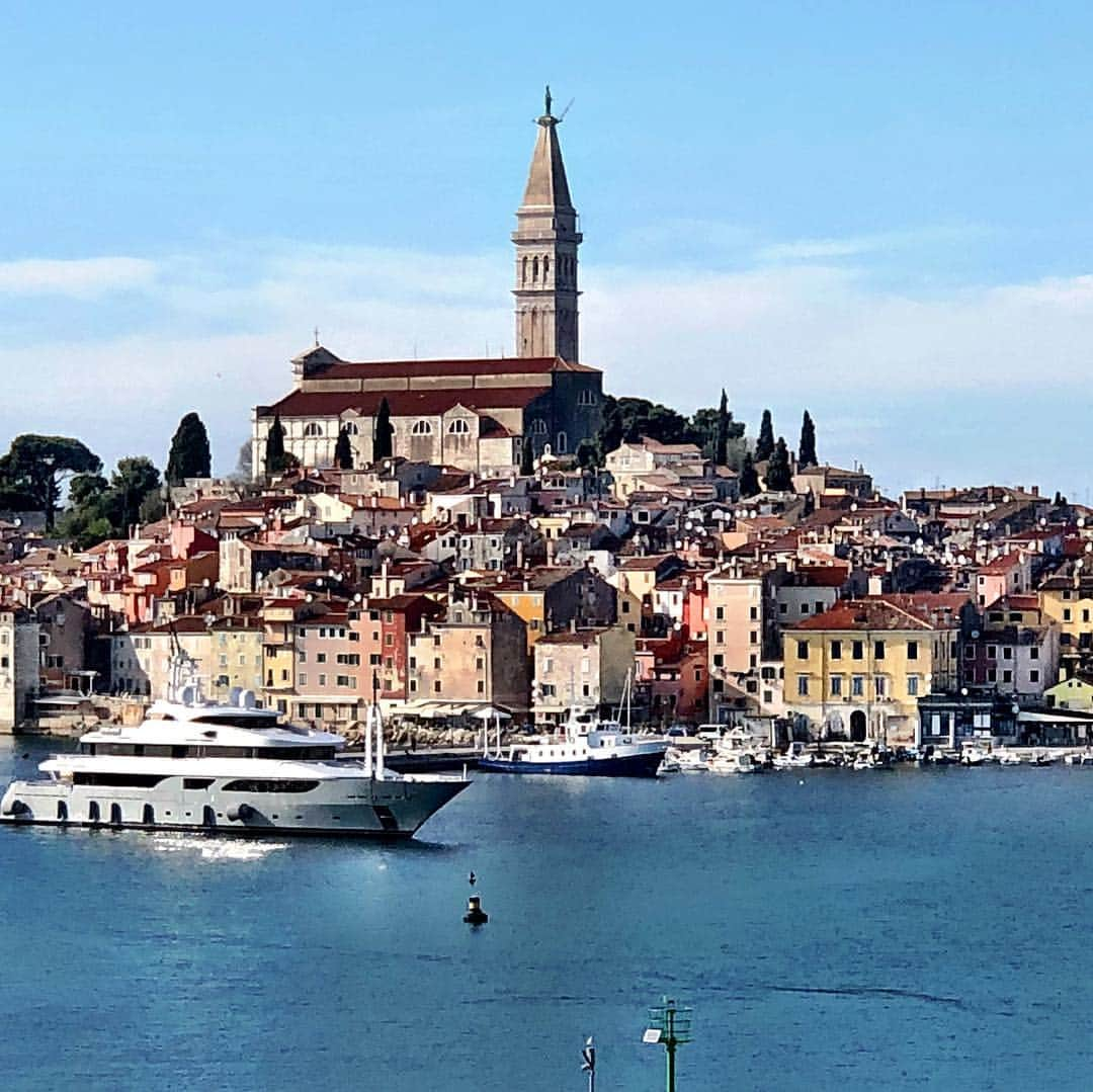 サミュエル・L・ジャクソンさんのインスタグラム写真 - (サミュエル・L・ジャクソンInstagram)「This new location looks promising! Croatia is lovely at first glance!#hitmanswifesbodyguard#rovinj」4月7日 19時08分 - samuelljackson