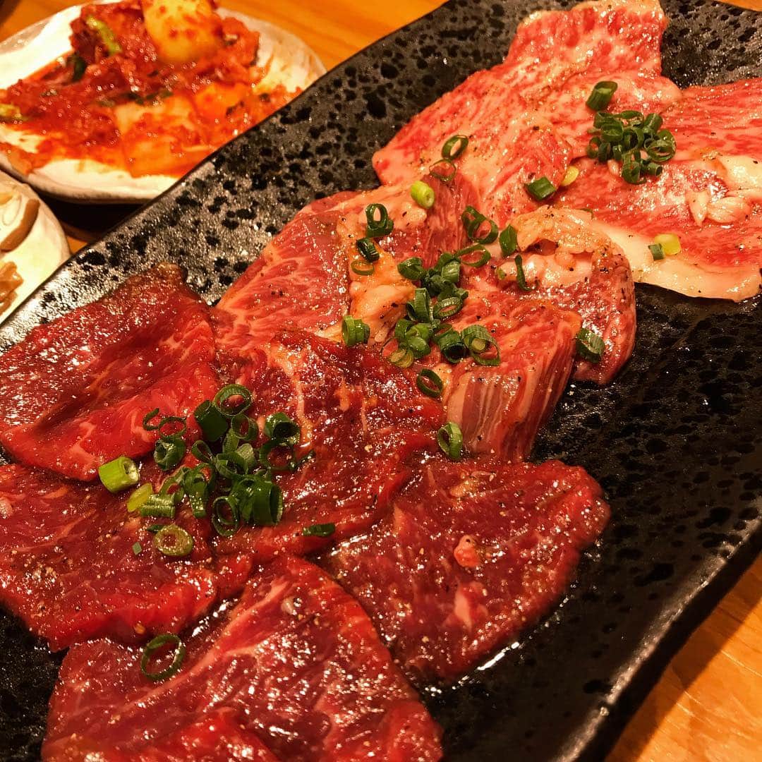 のインスタグラム：「・ ・ 《いいオフィスチームお疲れ様会☆》で食べたお肉🍖🍖🍖 とっても美味しかったです😋 なんてったって私おみつは、1人でも焼肉屋さんに入れる焼肉大好き女子なのです！！ 幸せ〜💓 これでまた頑張れますね！！ ・ #女子 #焼肉 #カルビ #冷麺 #癒し #活力 #energy #いいオフィス #上野 #新御徒町 #コワーキングスペース #シェアオフィス #イベントスペース #キッチン #kitchen #officelife」