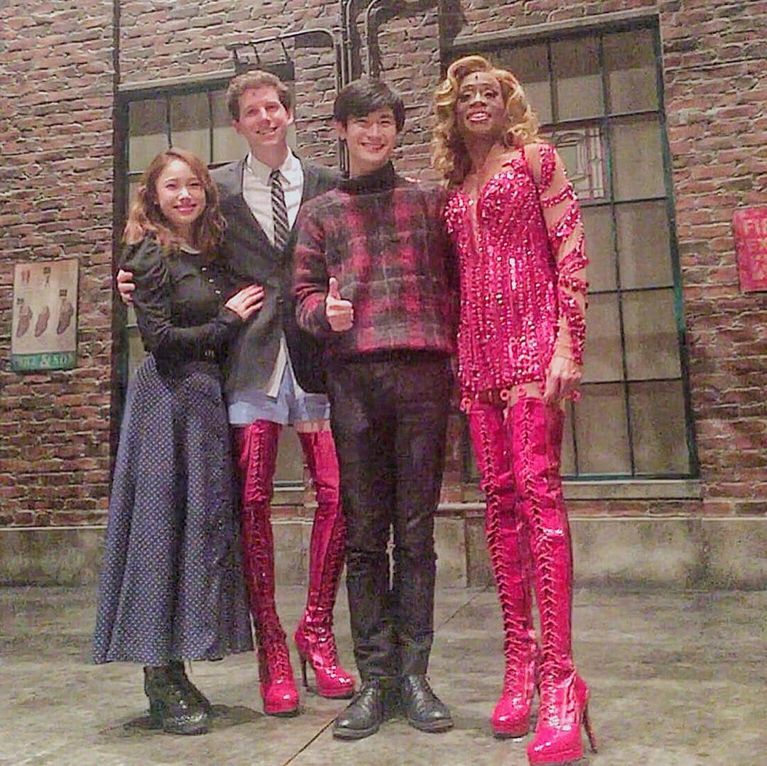 ソニンさんのインスタグラム写真 - (ソニンInstagram)「. Break a leg and enjoy the last show of fabulous successful the performance!!! 👠 . That photos are my Kinky Boots history till now... 1: My first KB experience when I got the Rush ticket. June.13.2013 2:First rehearsal press call of Japan company. July.2016. 3:Japan company’s Opening night with  B’way creators. July.21.2016. 4: Curtain call at Opening night. 5: After Finale show. Sep,4.2016 6: Tour cast in Japan. Oct,2016. 7&8: 2nd watching on B’way KB. Nov,2016. 9:Watched these amazing Original casts again! Jan, 2018. 10: Now. we are rehearsing for KB 2nd season opens April.16th. . ✨Congratulations for BIG success on Broadway!✨ . “What Kinkyboots leaves behind ain’t in your pocket.” . Sending full of LOVE from Japan.💗💗💗💗💗💗 . @kinkybootsbway @kinkybootsjp @jammyprod @dbbonds @moweryrusty @steoremus @starkweather @theebillyporter @annaleigh_ashford @adamskaplan @tifnedooda @jharrisonghee @todrick @haven_burton_paschall 。 とうとうニューヨーク時間の4/7にブロードウェイ、キンキーブーツが幕を閉じます…本当に本当に悲しい。素晴らしい作品への感謝の気持ちで、私のキンキーとの出会いと旅路を写真載せました。私たちはB’wayの後に日本再演の幕が開く。感慨深いタイミングです。」4月7日 19時31分 - sonim_official