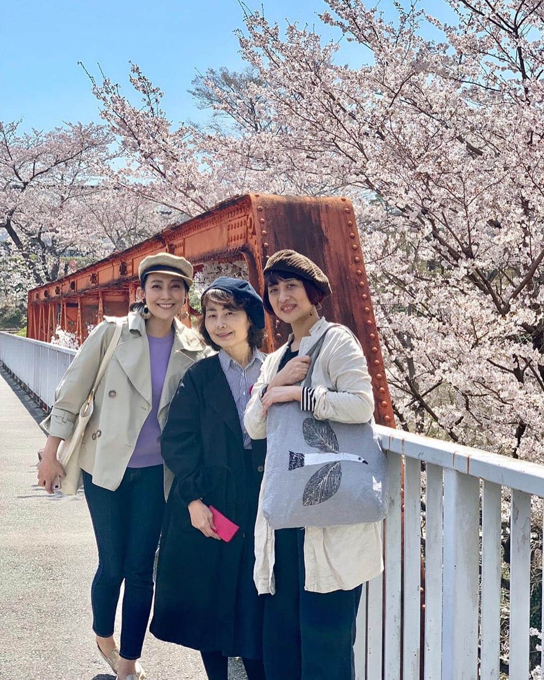 田中美里さんのインスタグラム写真 - (田中美里Instagram)「急遽日帰りで名古屋、岐阜旅行に参加。 今年初めてゆっくり桜も見られて充電してきました。 素敵な写真たくさんいただいたのでまた載せますね。  #日帰り旅行  #桜 #お花見 #実は前の日に #大切な方にご迷惑をかけてしまい #へこんでました #2度としないと決意とともに #気持ちを切り替えるきっかけを作ってくれた #友人に感謝 #自分を見つめなおす良い機会 #明治村 #ありがとう @kurorin77  @feltico_jun  @salon_de_kon」4月7日 19時47分 - misatotanaka77